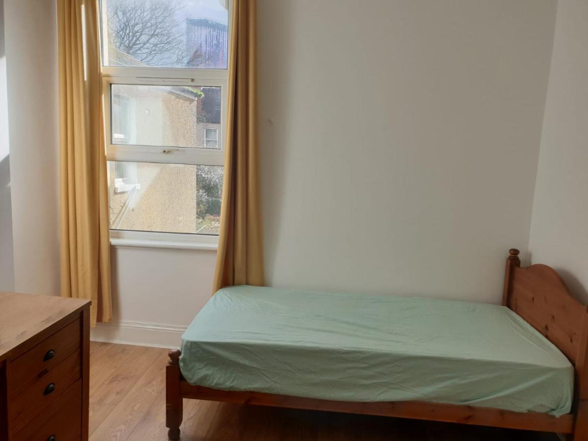 克罗伊登Burney Tomar House公寓 外观 照片