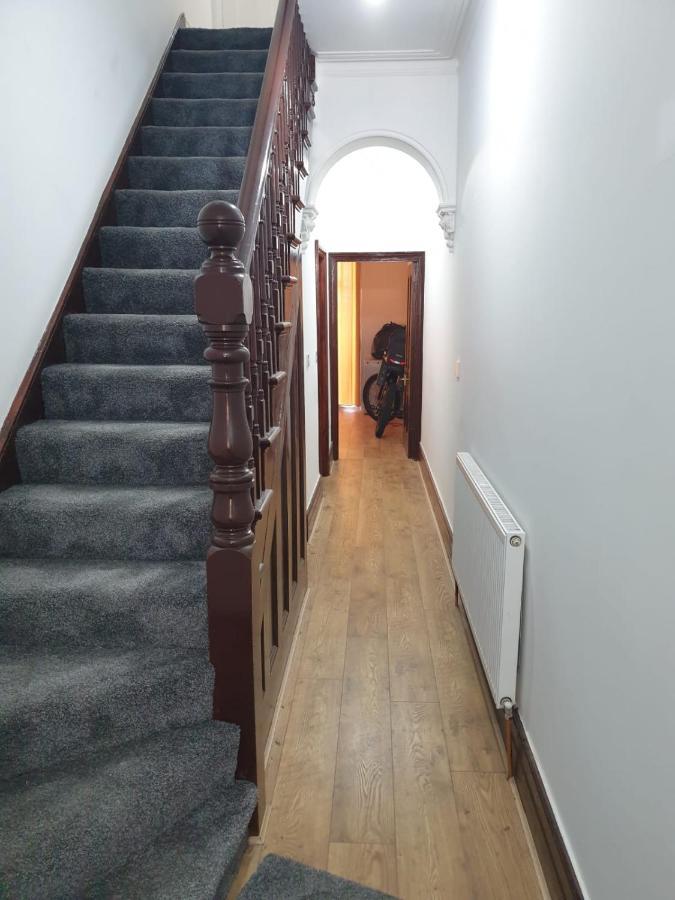 克罗伊登Burney Tomar House公寓 外观 照片